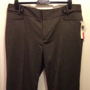 NWT Elle Woman Gray and Black Dressy Cropped Pants 18W